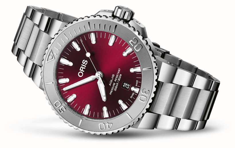 ORIS Aquis Date Relief Cherry Edition Automatic 43.5mm Cherry 01